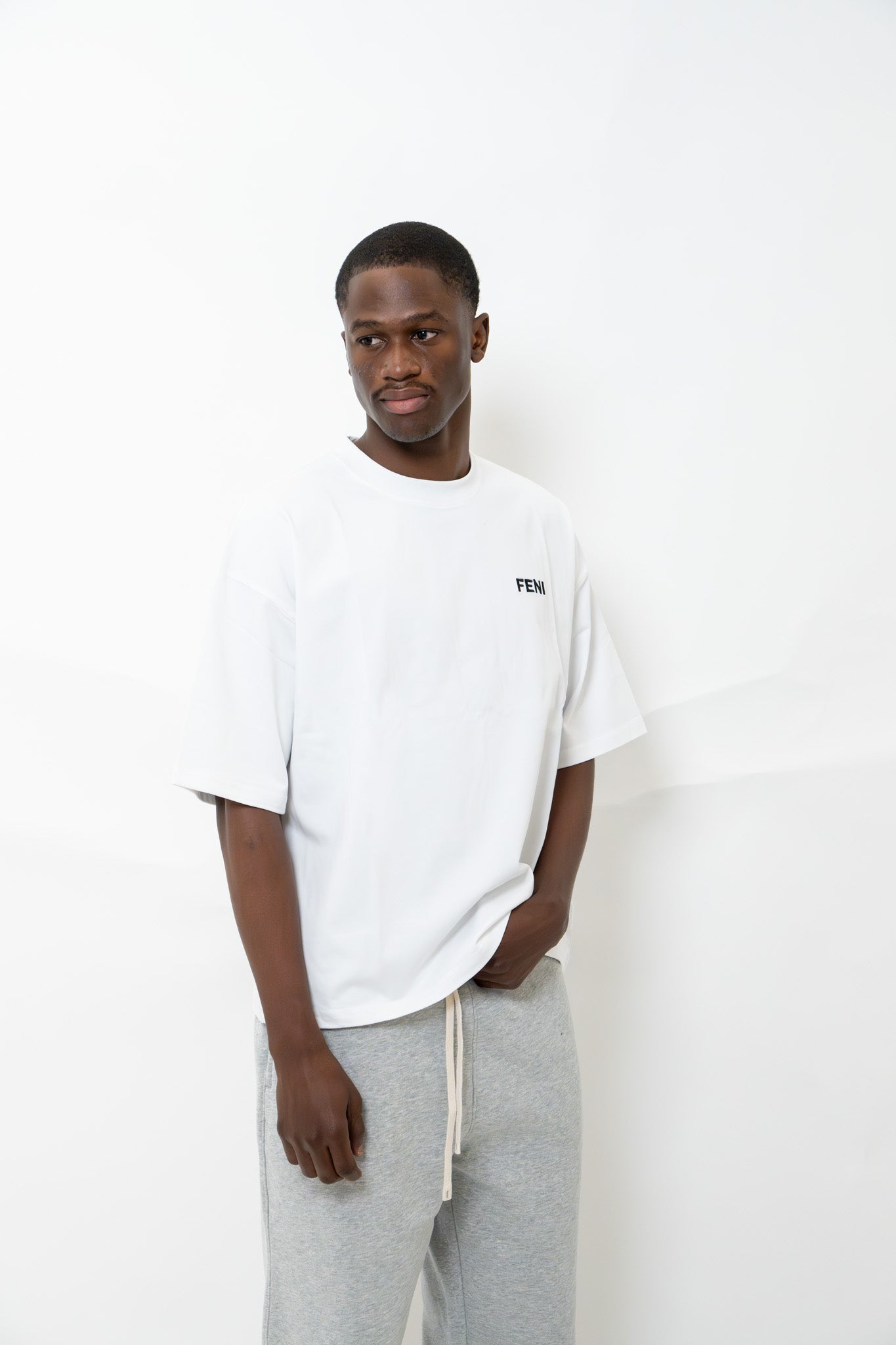 WHITE BOXY T-SHIRT