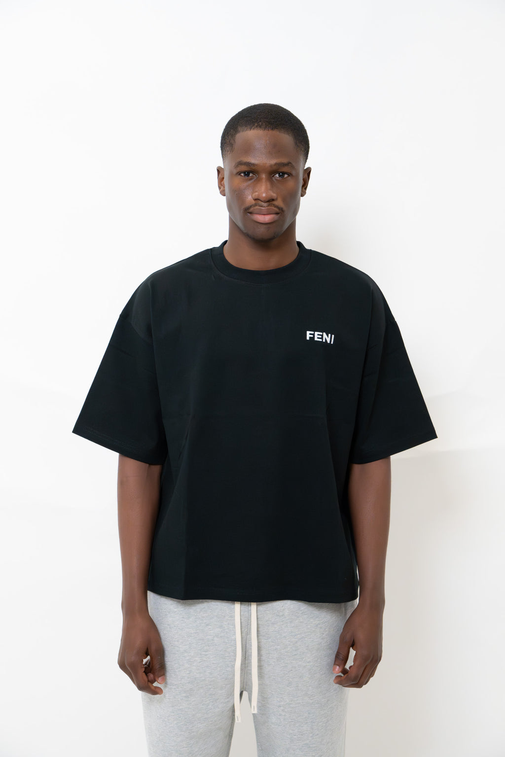 BLACK BOXY T-SHIRT